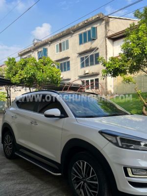Hyundai Tucson-2.0 AT CRDi