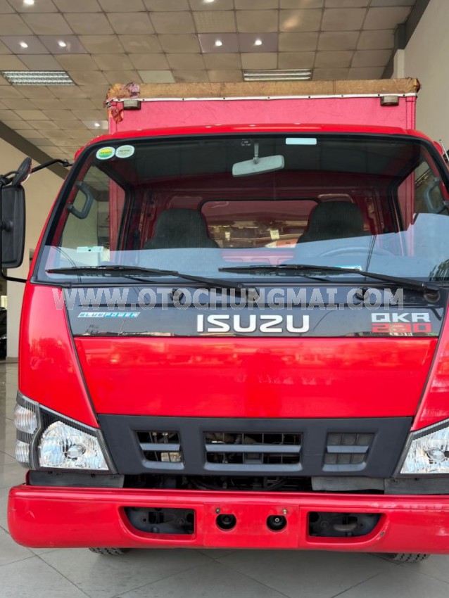 Isuzu QKR QMR77HE4 Thùng Kín