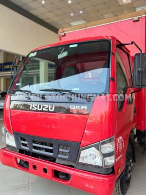 Xe Isuzu QKR QMR77HE4 Thùng Kín