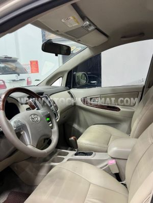 Xe Toyota Innova 2.0V