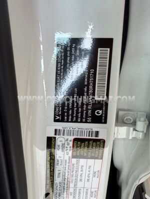 Xe VinFast VF8 Eco AWD