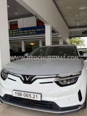 Xe VinFast VF8 Eco AWD