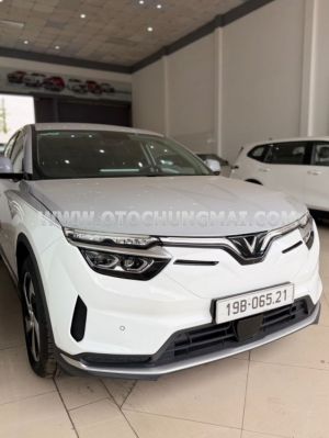 Xe VinFast VF8 Eco AWD