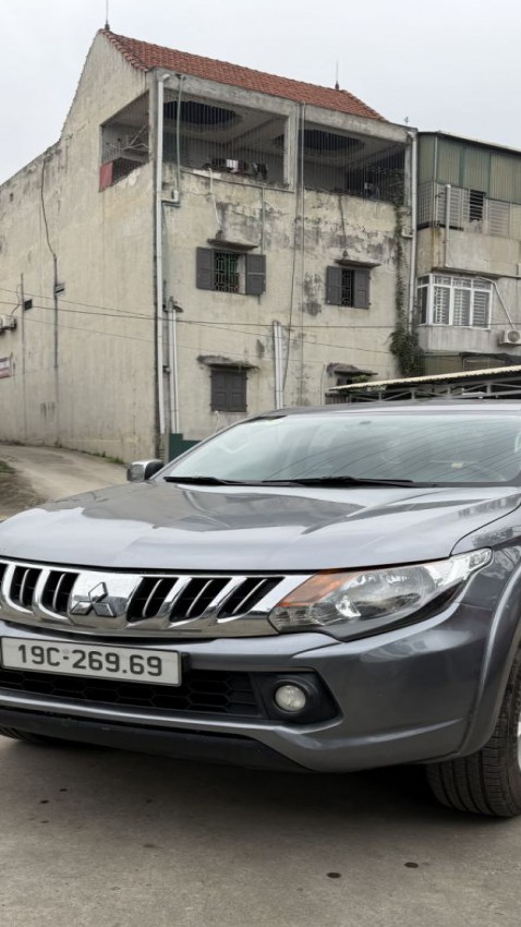 Mitsubishi Triton 4x2 AT