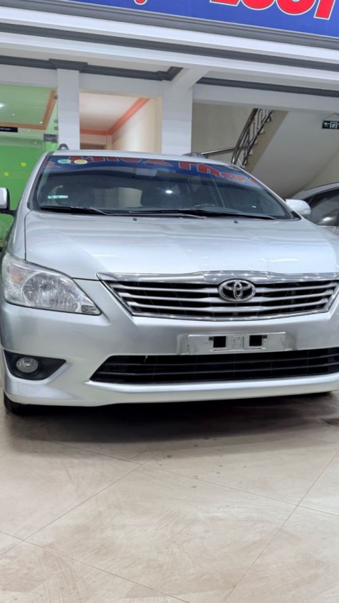 Xe Toyota Innova 2.0V
