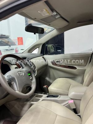 Xe Toyota Innova 2.0V