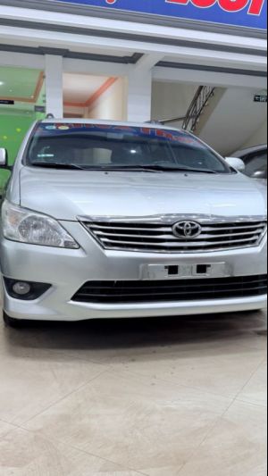 Toyota Innova 2.0V