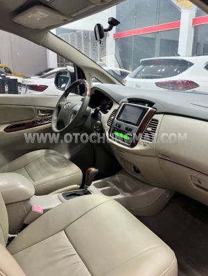 Xe Toyota Innova 2.0V