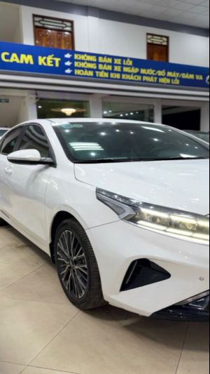 Kia K3 Premium 1.6 AT