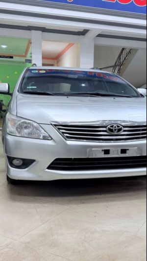 Toyota Innova 2.0V