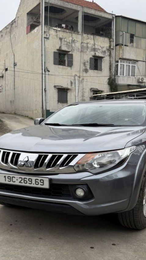 Mitsubishi Triton 4x2 AT