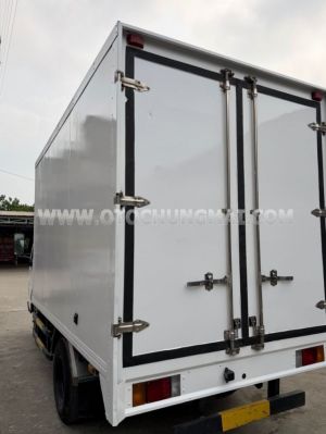 Xe Isuzu QKR QMR77HE4 Thùng Kín