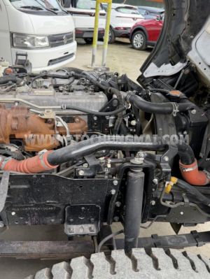 Xe Isuzu QKR QMR77HE4 Thùng Kín