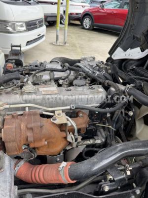 Xe Isuzu QKR QMR77HE4 Thùng Kín