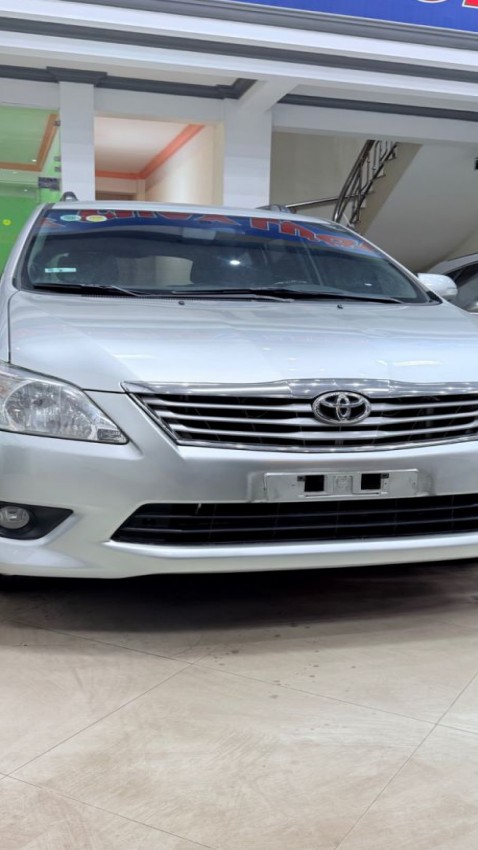 Xe Toyota Innova 2.0V