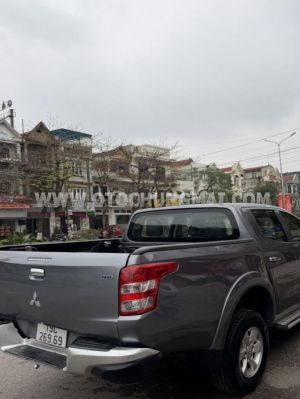 Xe Mitsubishi Triton 4x2 AT