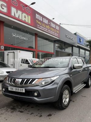 Xe Mitsubishi Triton 4x2 AT