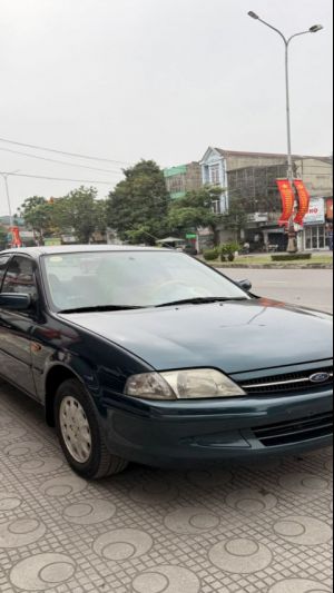 Xe Ford Laser Deluxe 1.6 MT