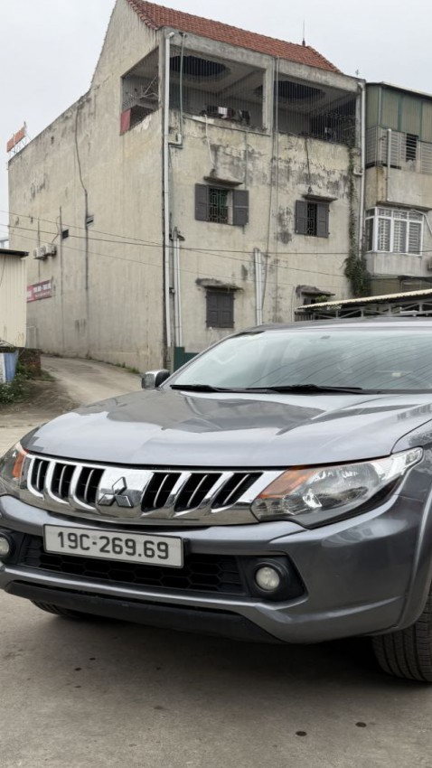 Mitsubishi Triton 4x2 AT