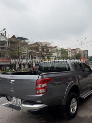 Xe Mitsubishi Triton 4x2 AT