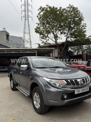 Xe Mitsubishi Triton 4x2 AT