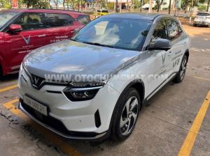 Xe VinFast VF8 Eco AWD