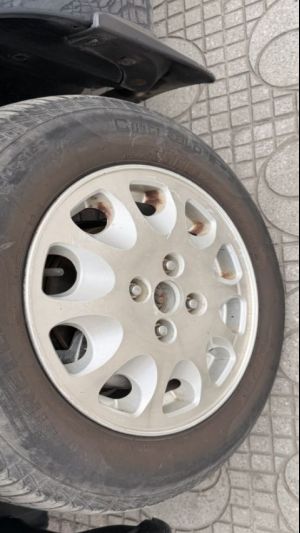 Xe Ford Laser Deluxe 1.6 MT
