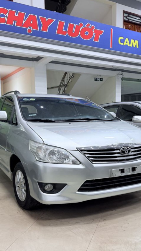 Toyota Innova 2.0V