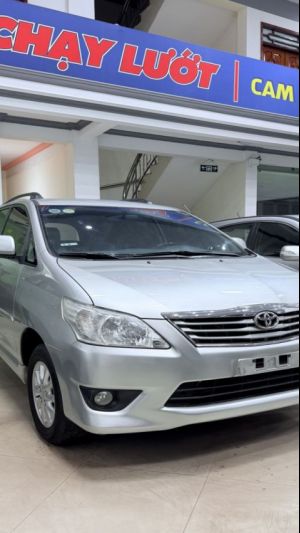 Toyota Innova 2.0V