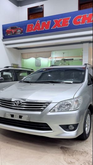Xe Toyota Innova 2.0V
