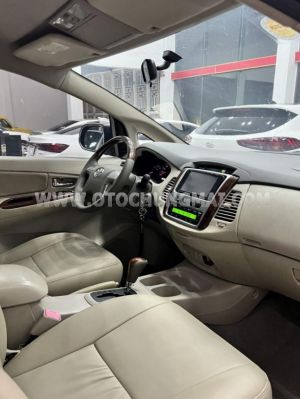 Xe Toyota Innova 2.0V