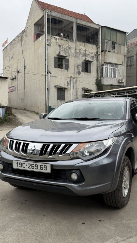 Mitsubishi Triton 4x2 AT