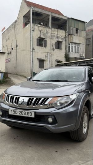 Mitsubishi Triton 4x2 AT