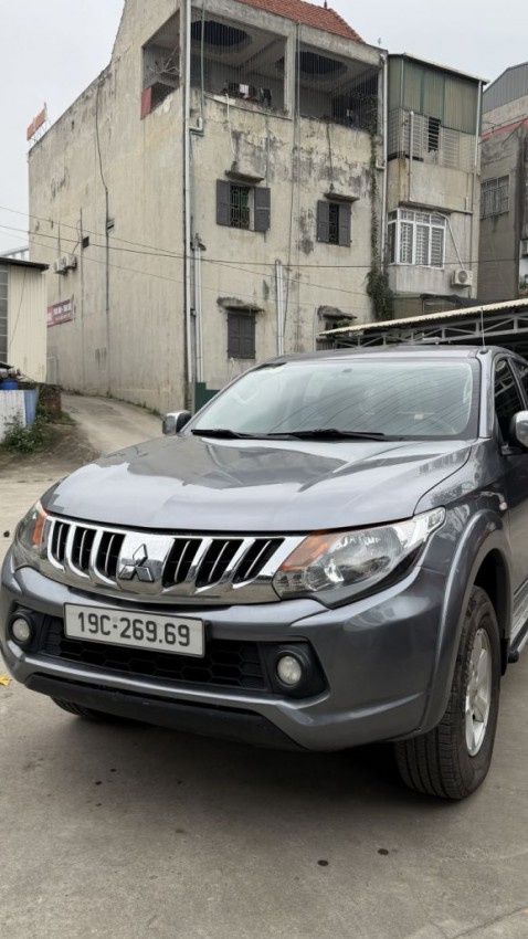 Mitsubishi Triton 4x2 AT