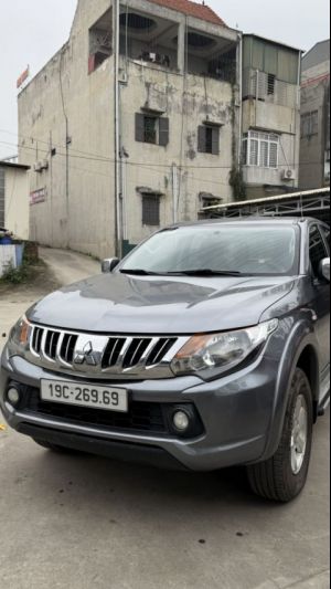Mitsubishi Triton 4x2 AT