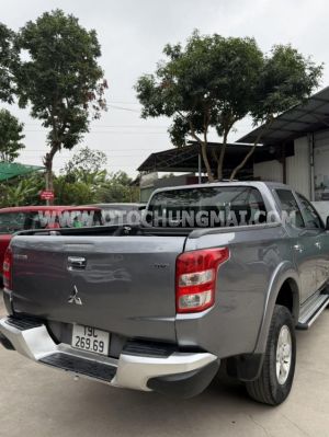 Xe Mitsubishi Triton 4x2 AT