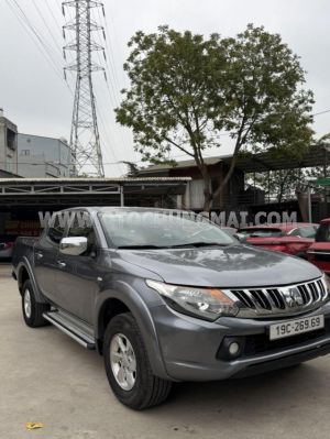 Xe Mitsubishi Triton 4x2 AT