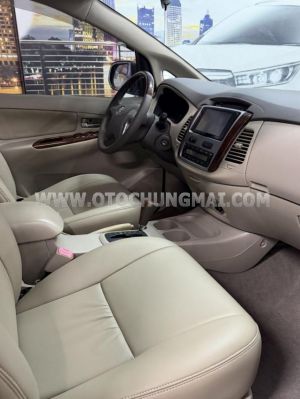 Xe Toyota Innova 2.0V