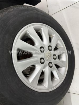 Xe Toyota Innova 2.0V
