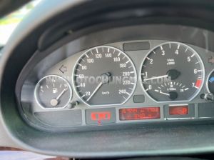 Xe BMW 3 Series 325i