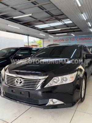 Xe Toyota Camry 2.0E