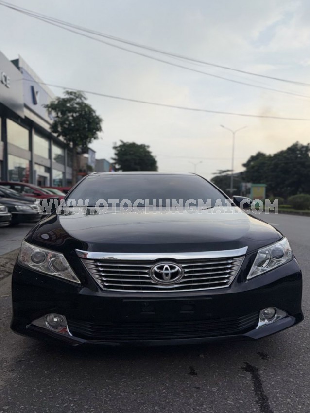 Xe Toyota Camry 2.0E