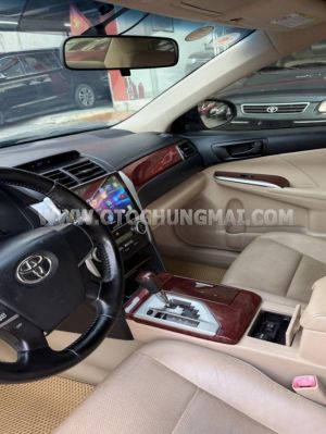 Xe Toyota Camry 2.0E