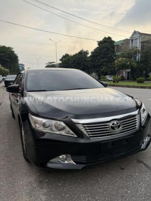 Xe Toyota Camry 2.0E
