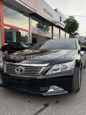 Xe Toyota Camry 2.0E