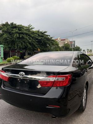 Xe Toyota Camry 2.0E