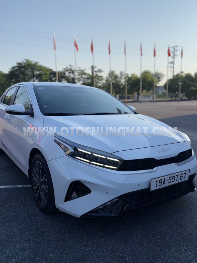 Kia K3 Premium 1.6 AT
