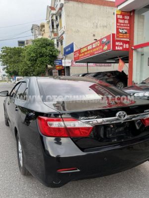 Xe Toyota Camry 2.0E