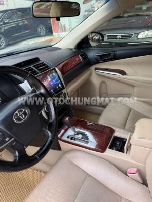 Xe Toyota Camry 2.0E