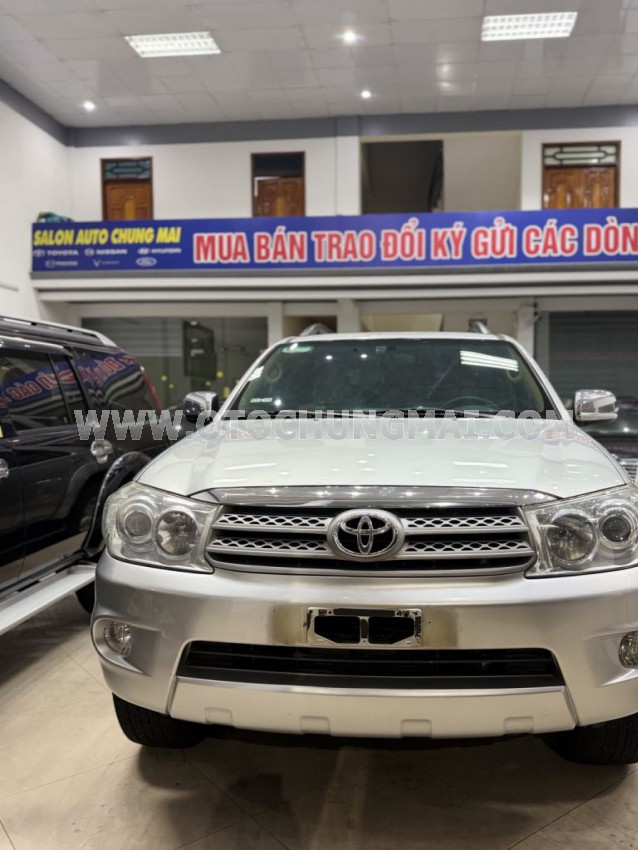 Toyota Fortuner 2.7V 4x4 AT